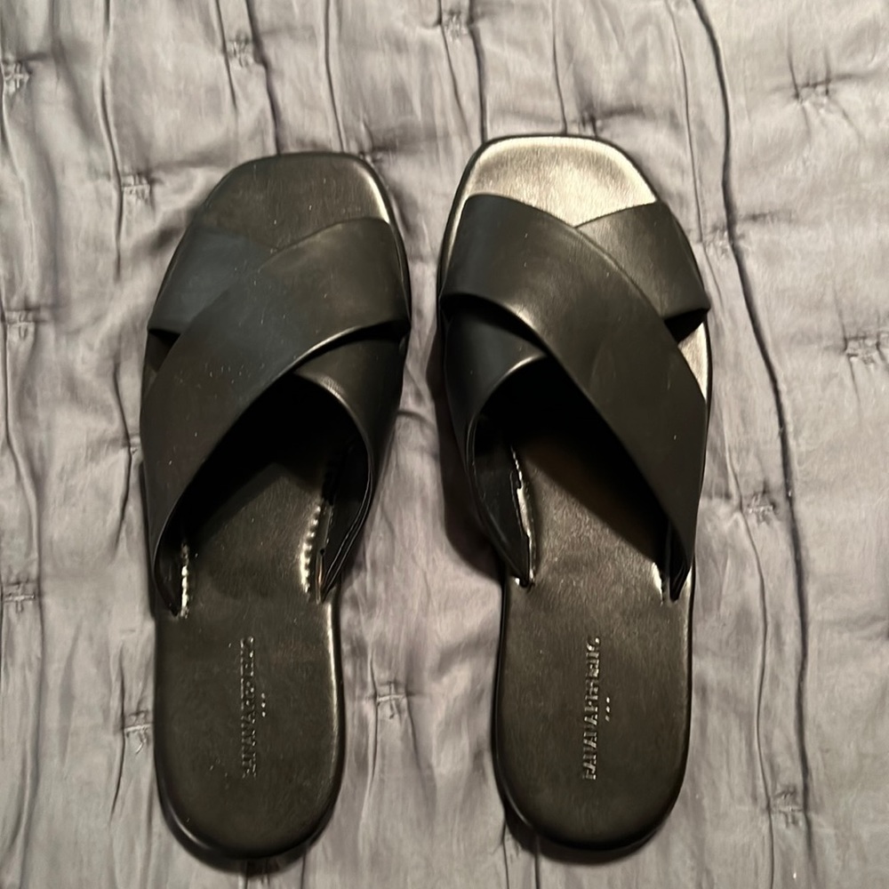 NWOT Banana Republic Factory Sandals